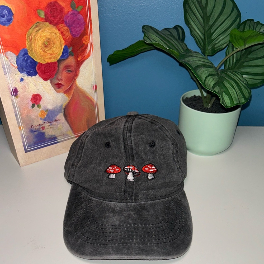 WOMENS MUSHROOM EMBROIDERED DISTRESSED CAP